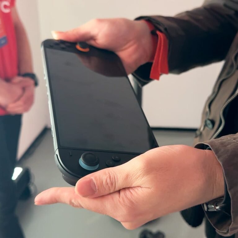 FI NINTENDO SWITCH 2 2048px handson